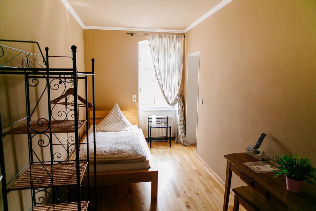 Landhotel Airport-Inn Lautzenhausen Luaran gambar